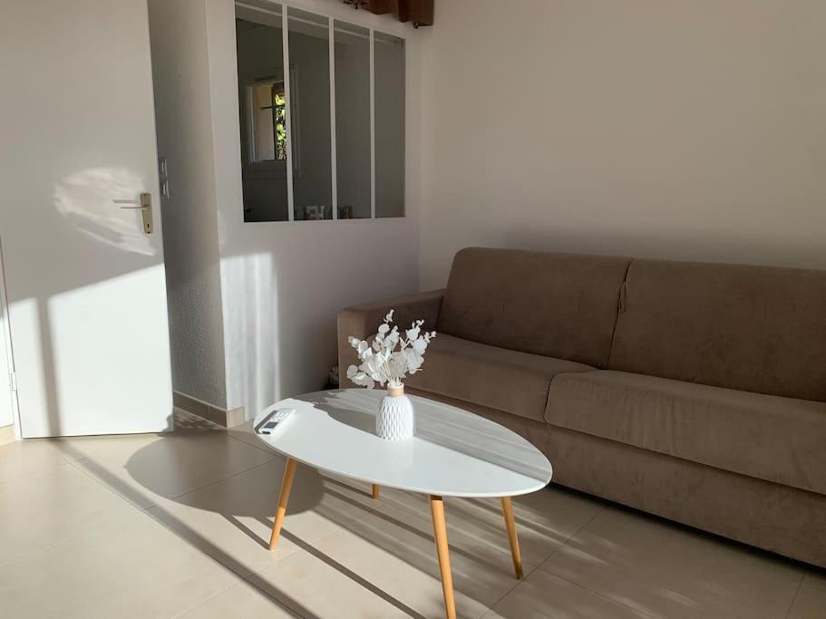 Maisonnette Dans Belle Residence Saint-Vallier-de-Thiey Buitenkant foto
