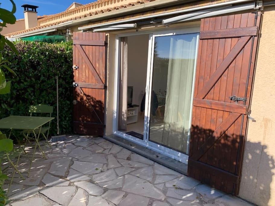 Maisonnette Dans Belle Residence Saint-Vallier-de-Thiey Buitenkant foto